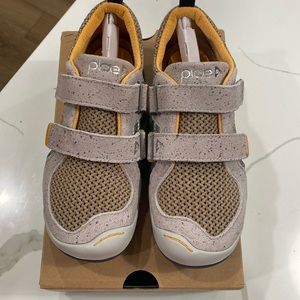 Plae Ty Shoes in Sandstorm